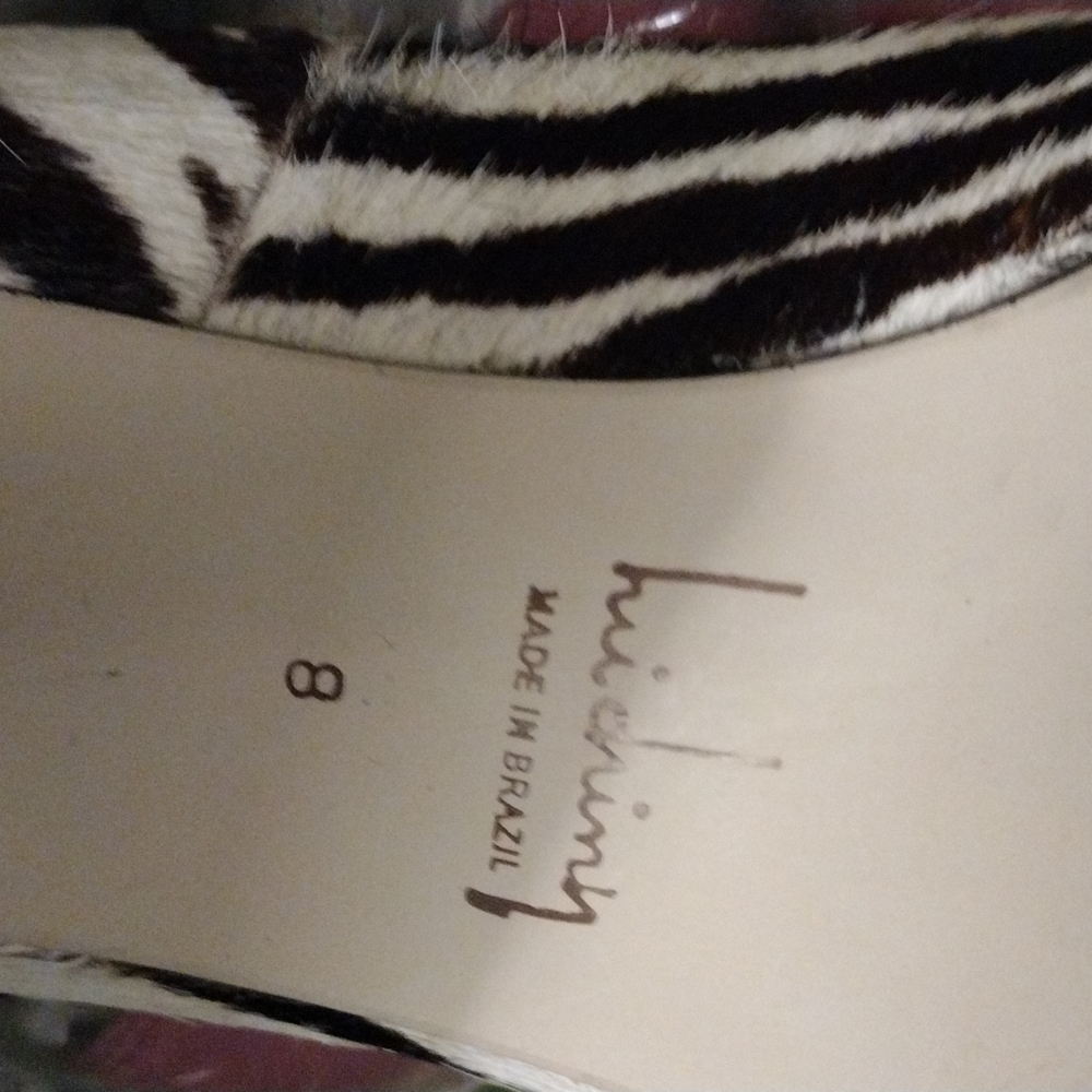 Zebra horse hair  trim in red new heels pumps. - Picture 10 of 10